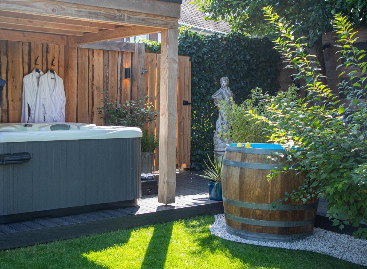 B&B Joli Met Prive Wellness Wemeldinge Exteriör bild