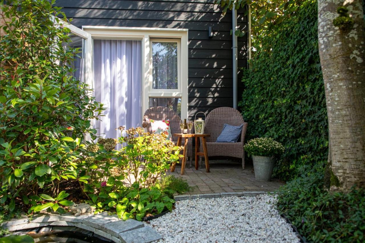 B&B Joli Met Prive Wellness Wemeldinge Exteriör bild